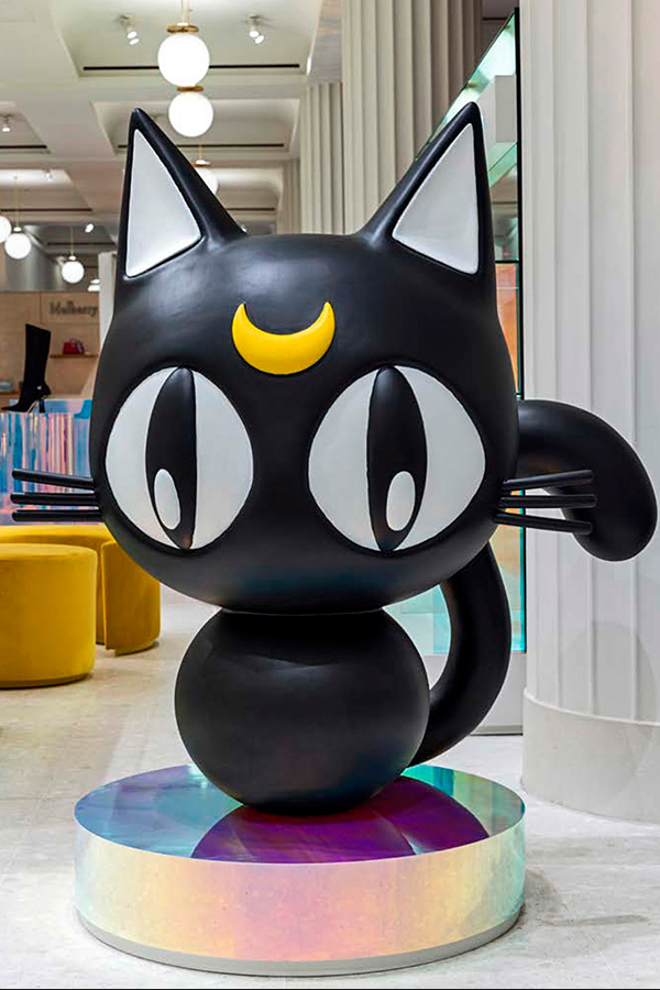 SAILOR-MOON-X-JIMMY-CHOO-POP-UP-MOON-CARRUSEL-00